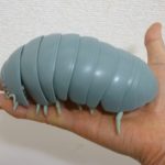 ガシャポン だんごむし 手のひらの上